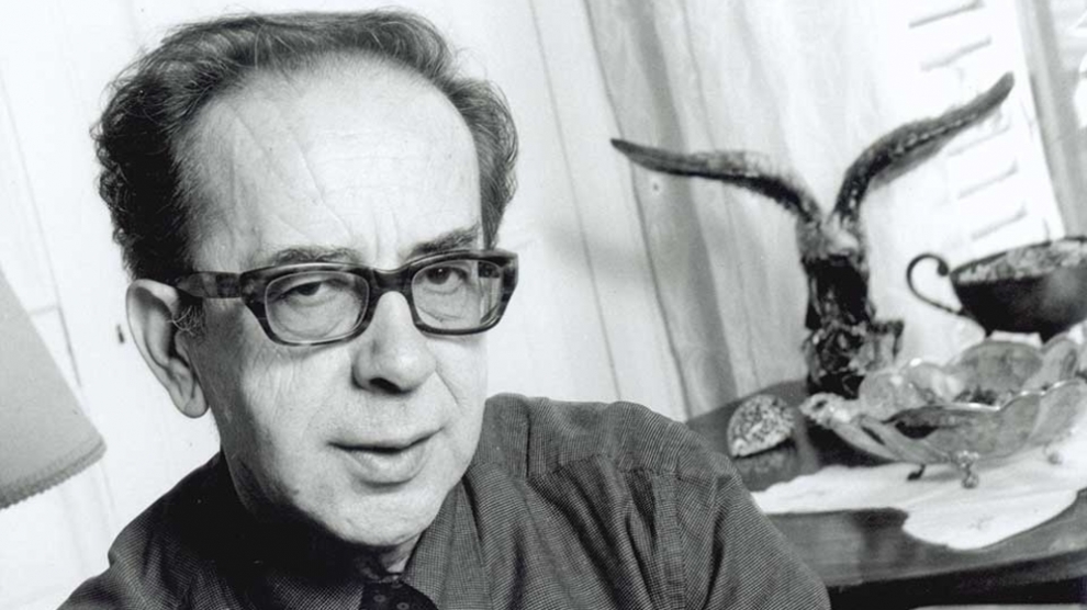 Ismail Kadare duke u dukur bukur!!!